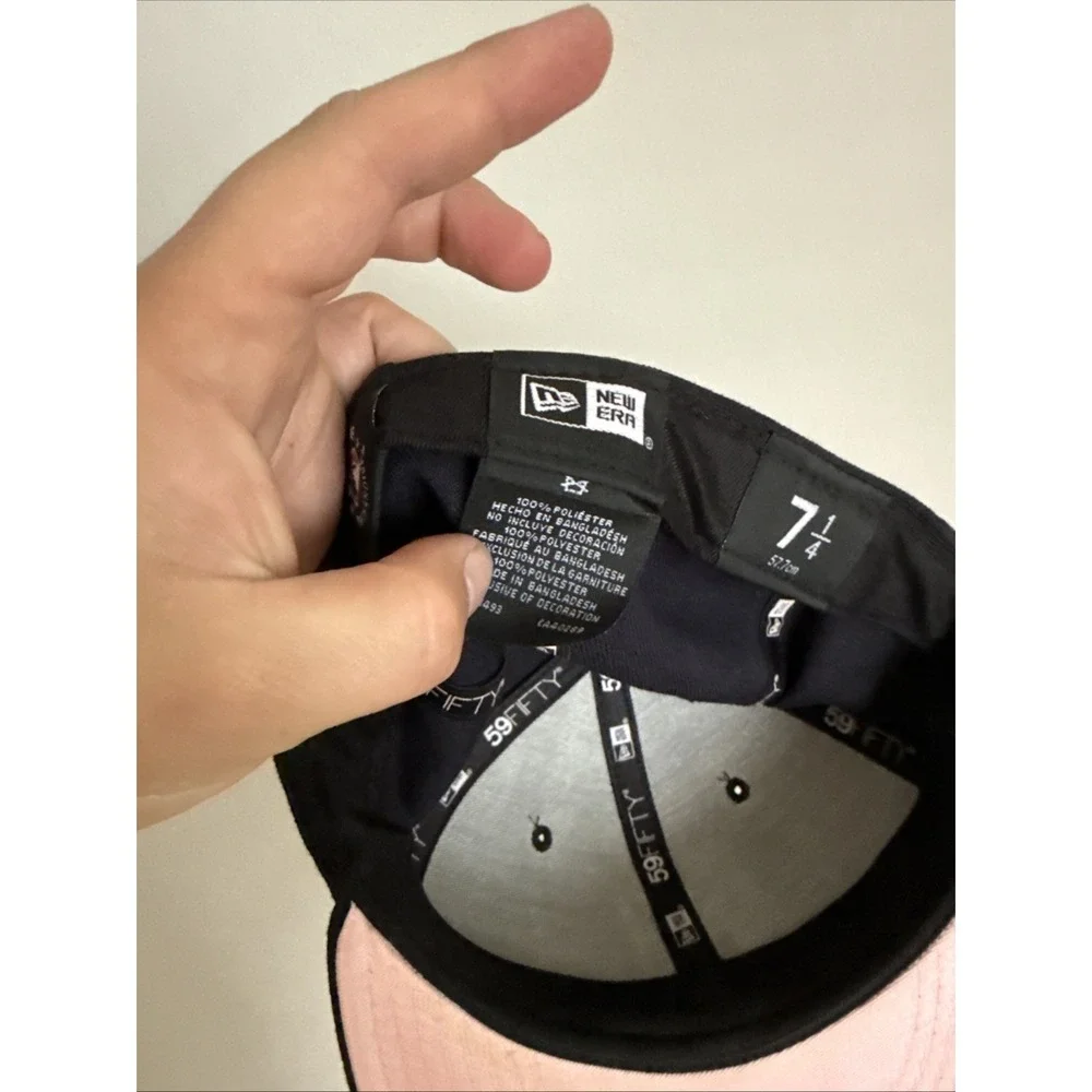 New York Yankees New Era 59Fifty Fitted Hat Cap‎ Black 7 1/4 Pink Under Bill
